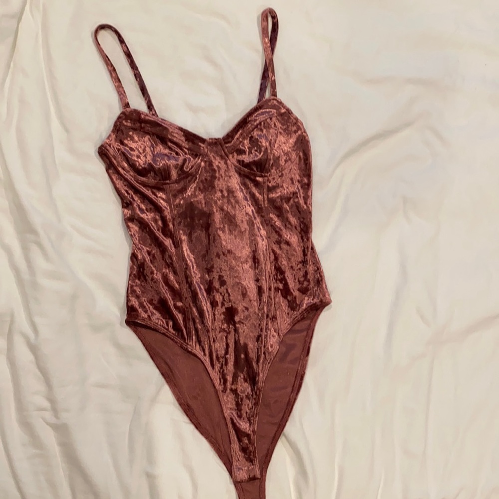 Forever 21 knit velour Bodysuit in Mauve Xs